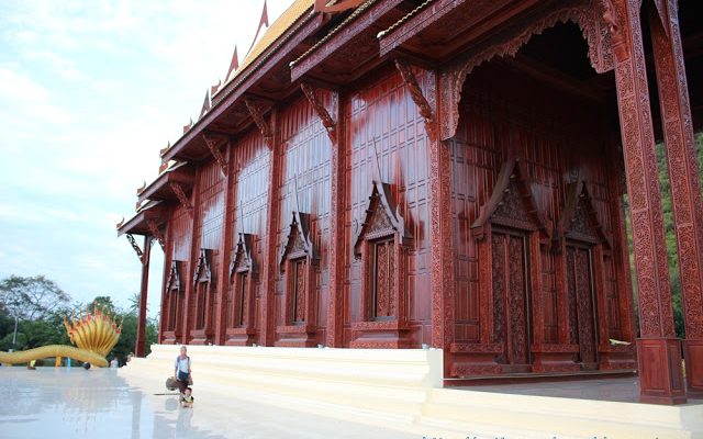 Thailand - Laos: Day 3 - Part 3 - Wat Ao Noi in Prachuap Khiri Khan