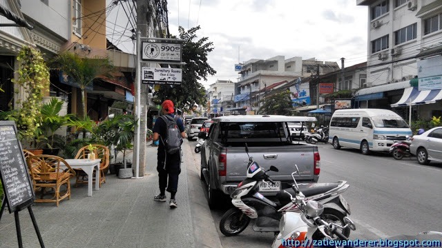 Thailand - Laos: Day 4 - Part 5 - Hua Hin Here We Come! Tong Mee Hotel dan  Night Market