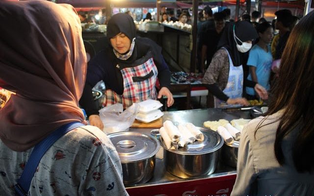 Thailand - Laos Travel: Day 6 - Part 5 -  Kanchanaburi Night Market