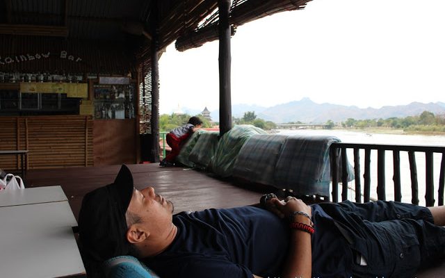 Thailand - Laos Travel: Day 7 - Part 5 - Relaxing at  Rainbow Lodge  and Journey to Bangkok
